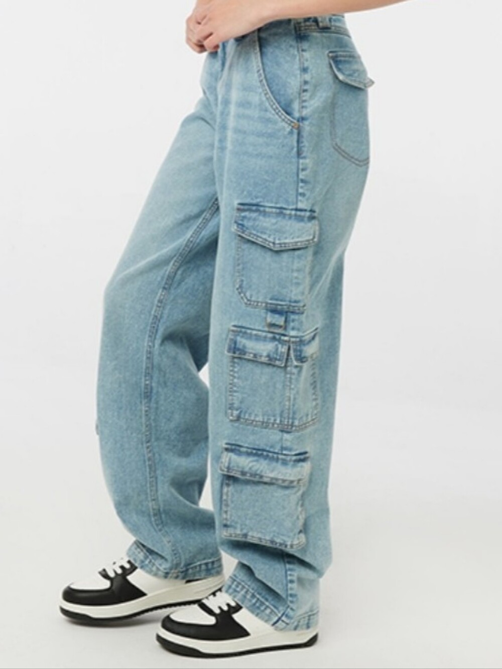 Ardene Low Rise Wide Leg Light Wash Blue Denim Cargo Jeans Multi-Pockets NWT 3